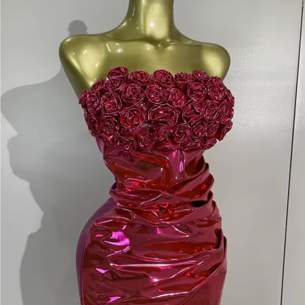 Elegant Strapless Rose Embellished Dress